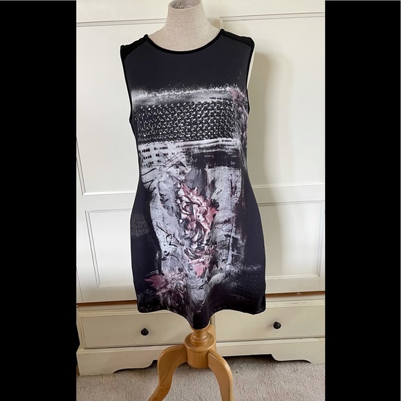 YEST Dresses & Skirts - YEST Dress